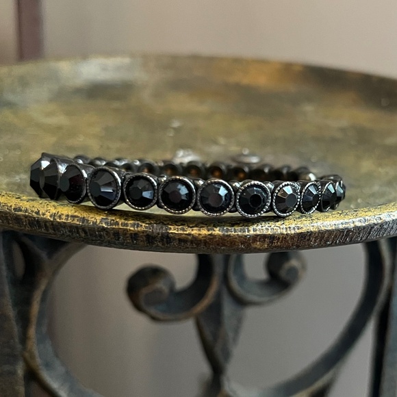 Monet, Black Rhinestones, set in Black Metal, Open Bracelet./Clip earrings - Picture 8 of 13